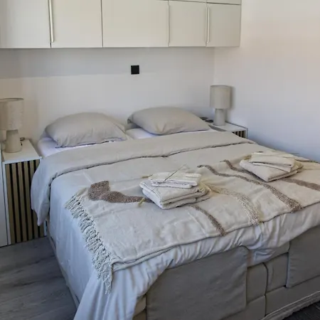 Maison 4 Entierement Renovee, Literie, Terrasse & Parking Gratuit A Nieuwpoort-stad By La Conciergerie * Nieuwpoort