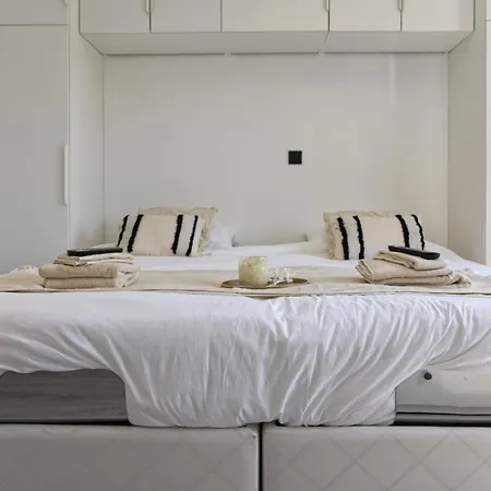 Appartement Maison 4 Entierement Renovee, Literie, Terrasse & Parking Gratuit A Nieuwpoort-stad By La Conciergerie