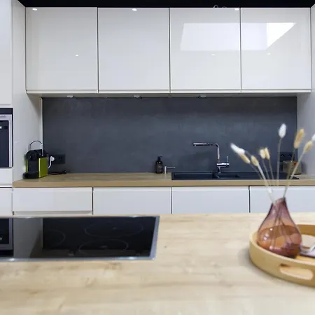 Maison 4 Entierement Renovee, Literie, Terrasse & Parking Gratuit A Nieuwpoort-stad By La Conciergerie * Nieuwpoort